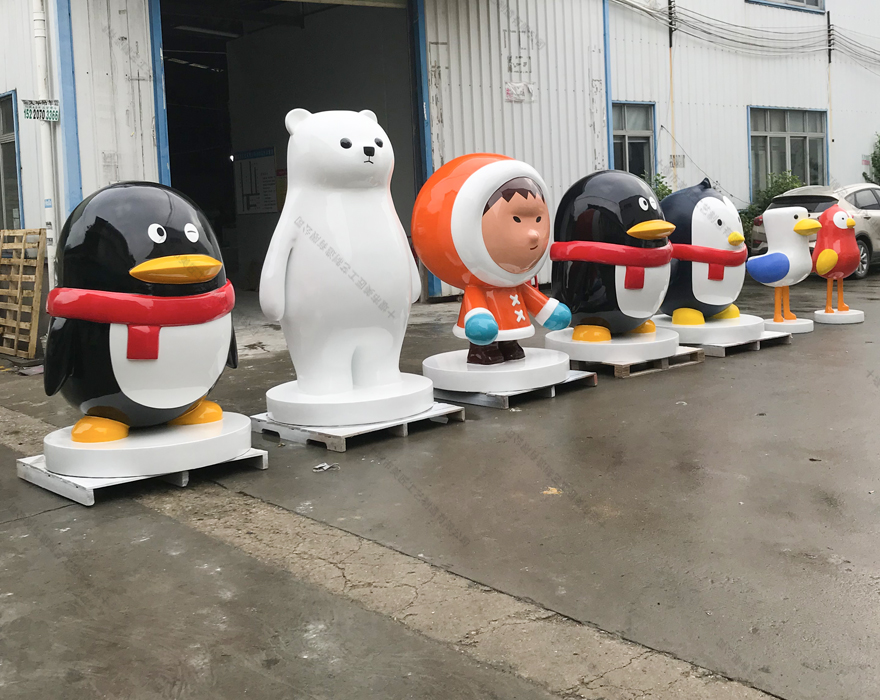 腾讯企鹅各种雕塑